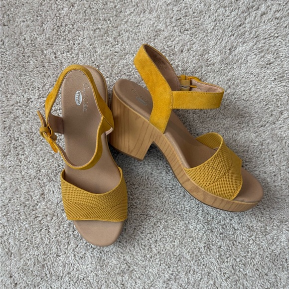 Dr. Scholl's Yellow Brickell Platform Sandals. Size 11. - Picture 3 of 6